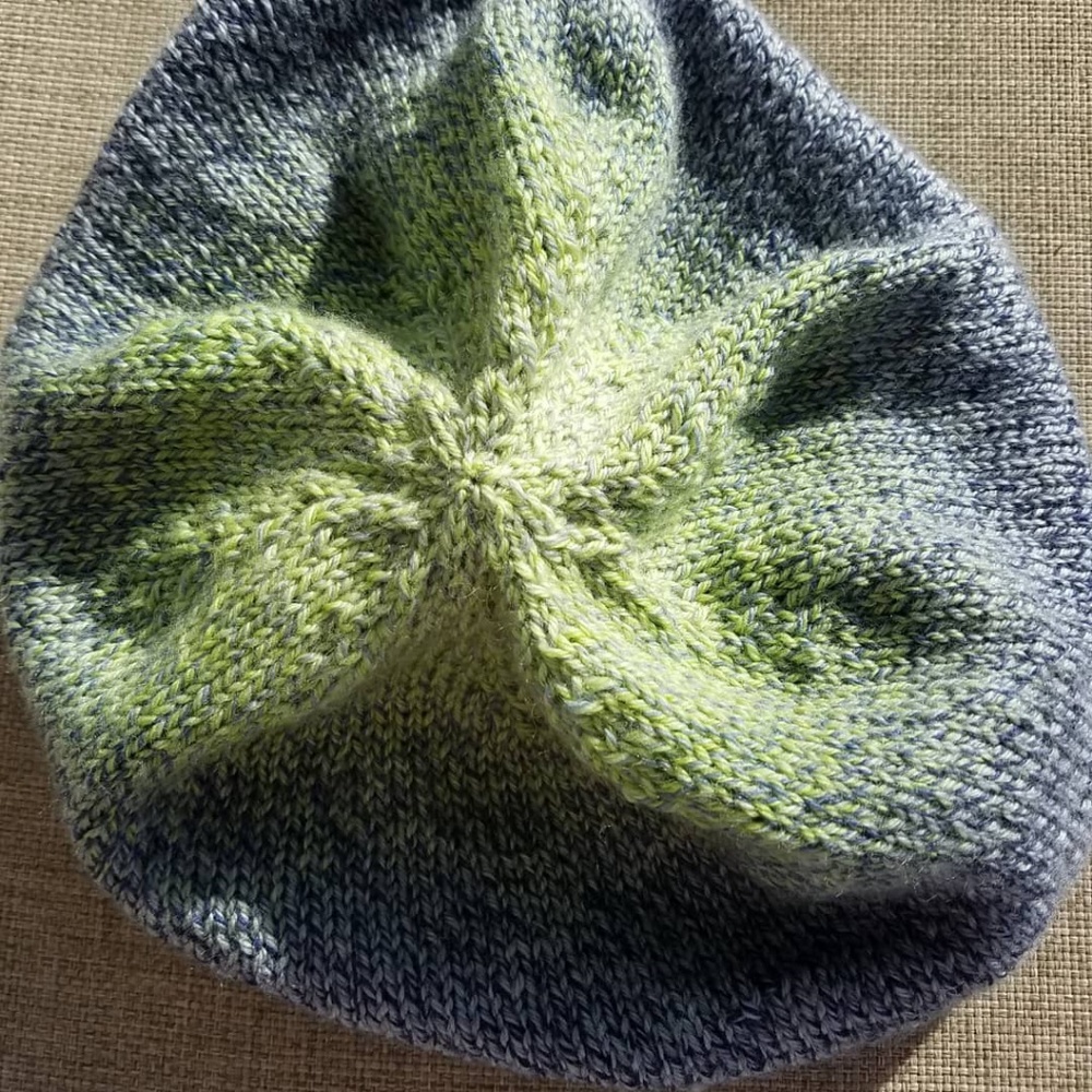 Gradient slouch beanie - Picture 3 of 4